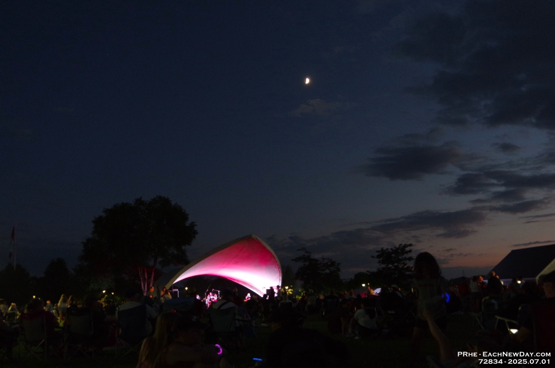 72834PeLe -Canada Day concert - Fireworks at Joel Stone Park, Gananoque